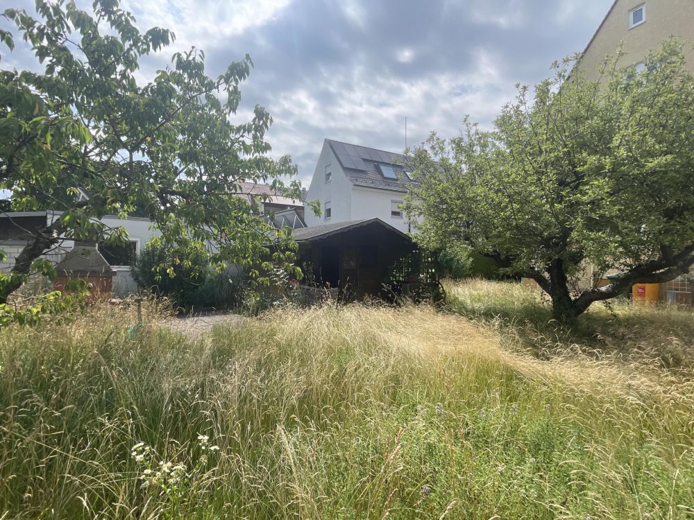 Attraktives Grundstück mit Altbestand in Augsburg-Haunstetten - 
Solide Basis für neue Wohnideen