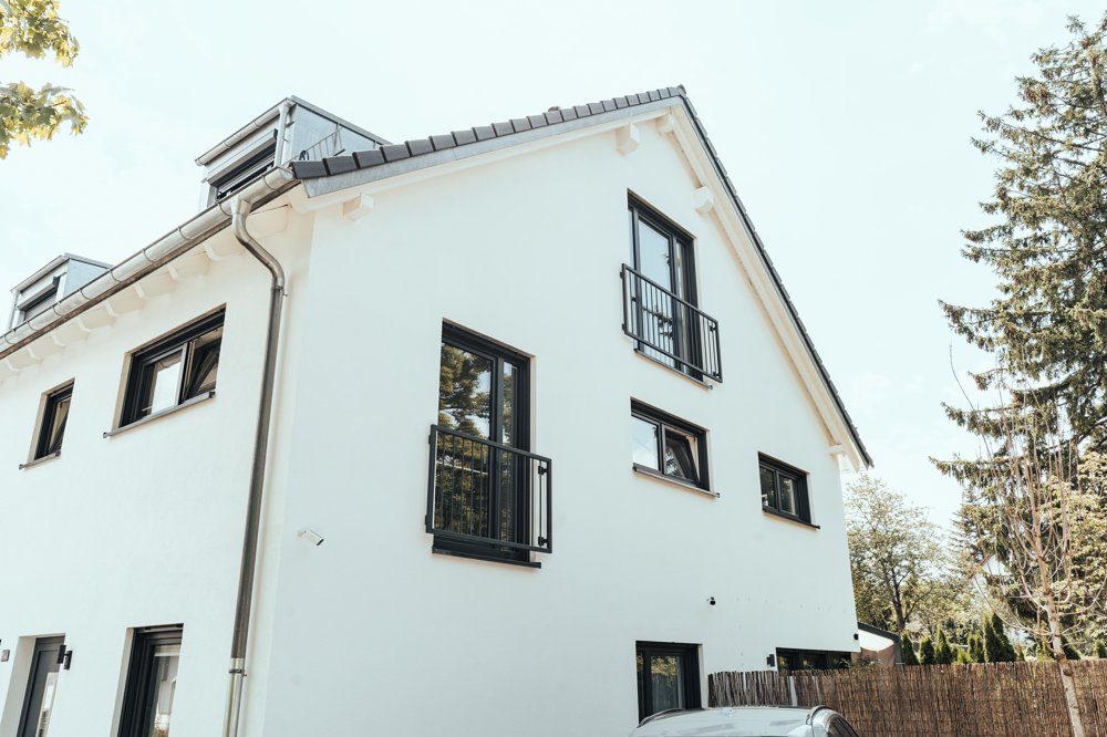 Moderne Doppelhaushälfte mit exklusiver Ausstattung 
-Wohnkomfort auf höchstem Niveau