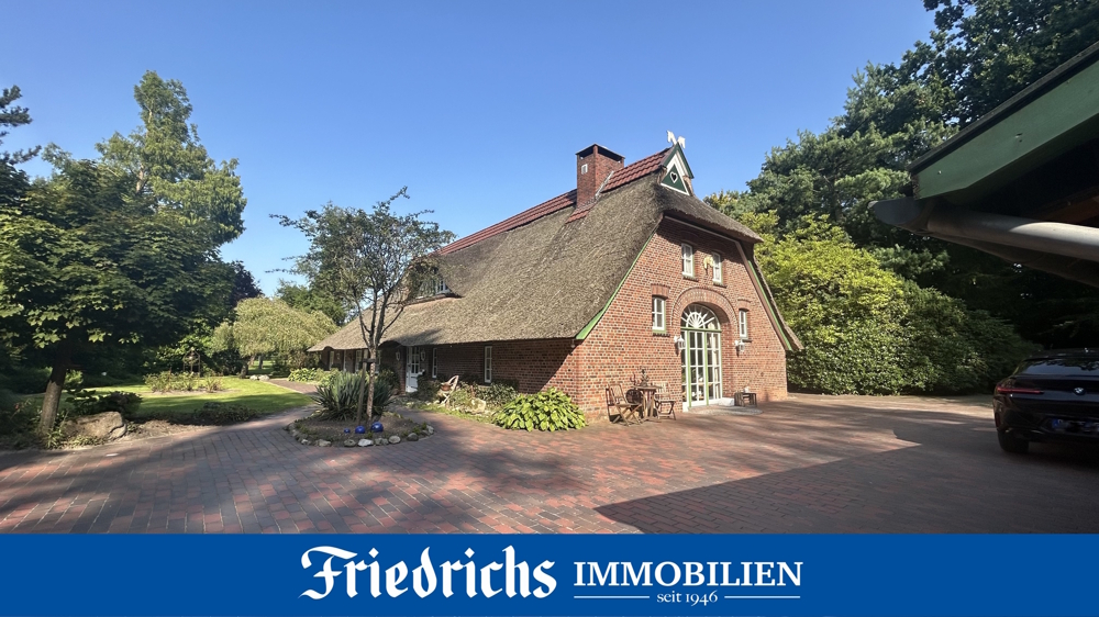 Exklusives und gepflegtes Reetdachanwesen mit Pferdestall in ländlicher Lage von Bad Zwischenahn