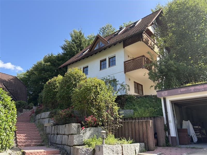 Großzügiges Wohnerlebnis mit Garten, Doppelgarage & luxuriöser Ausstattung!