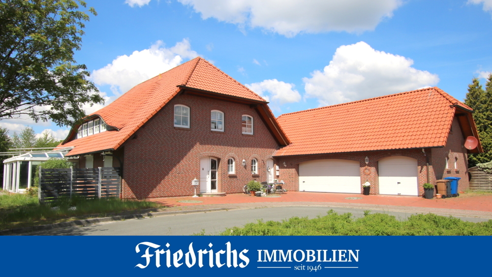 Friedrichsfehn - ruhige Wohnlage! Dreifamilienhaus mit bezugsfreier Hauptwohnung / nahe Oldenburg