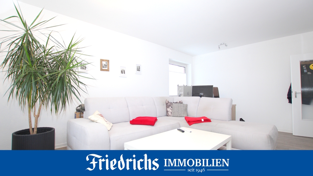 Renovierte 3-Zimmer-Obergeschosswohnung mit Loggia in Bad Zwischenahn – Ofen / nahe Oldenburg