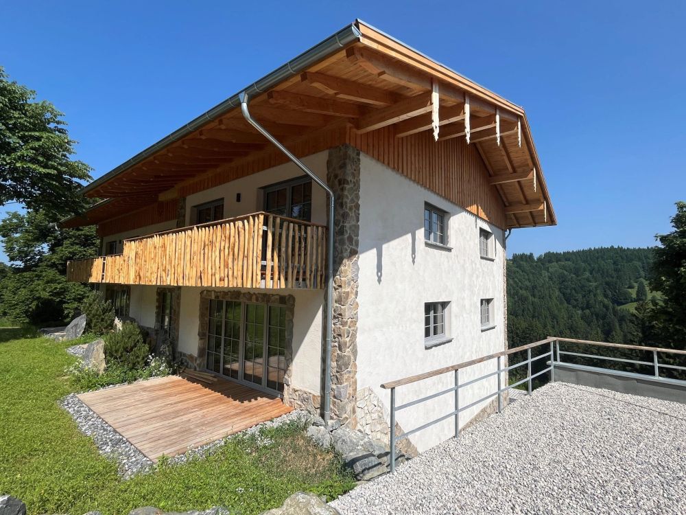 Titelbild Außenansicht Reiheneckhaus