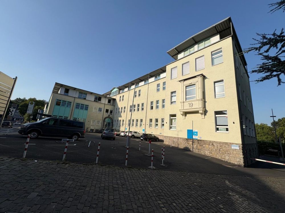 Repräsentative Praxisfläche mit vielseitigen Möglichkeiten in Bergisch Gladbach-Zentrum