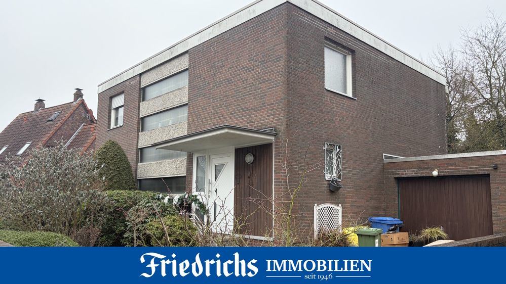 Gepflegtes Einfamilienhaus in ruhiger Wohngebietslage von Oldenburg mit Terrasse und zwei Garagen