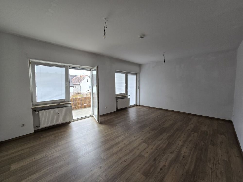 Großzügige, modernisierte 3-Zimmer-Wohnung
mit großem Balkon