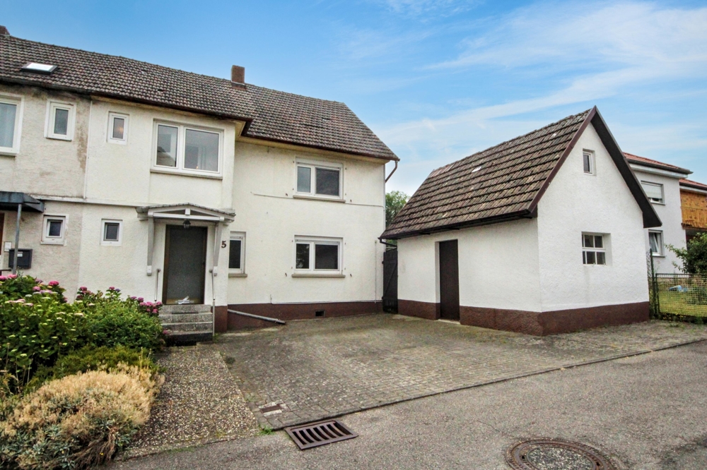 Ansicht Wohnhaus u. Nebengebäude