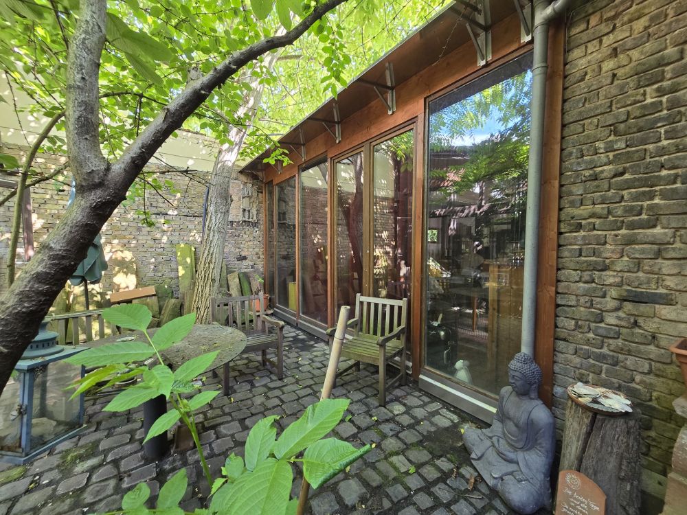 Haus & Loft, Nebengebäude & Hof, Arbeiten & Wohnen im einzigartigen Gebäudekomplex FfM Alt-Griesheim