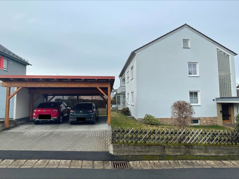 Zweifamilienhaus in ruhiger Wohnsiedlung in Erbendorf zu Verkaufen!