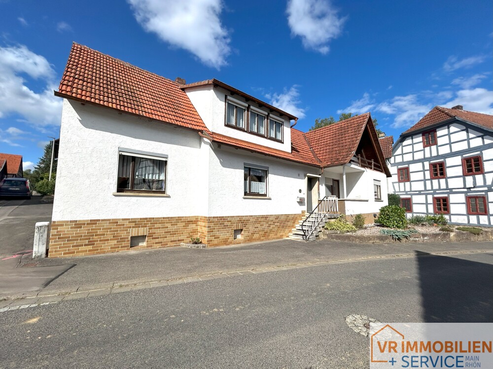 Wohnen & Leben auf dem Land: Großzügiges Wohnhaus mit Halle und Garten in 97633 Gollmuthhausen!