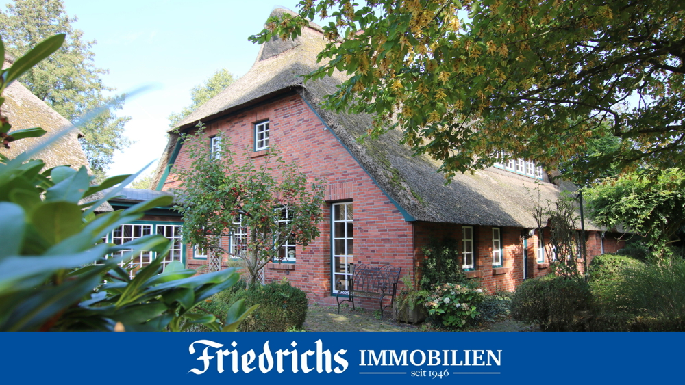 Reetdach-Anwesen mit Sommer-Gästehaus, Garage und Parkgrundstück / nur ca. 600 m zum Zw´ahner Meer