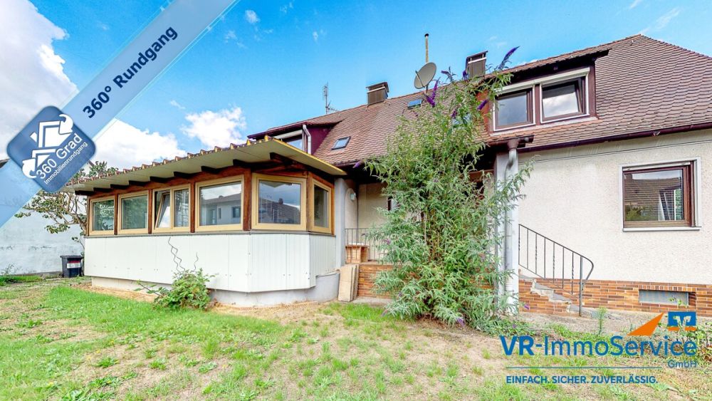 Alle unter einem Dach. Geräumiges Zweifamilienhaus in Erlangen-Frauenaurach.