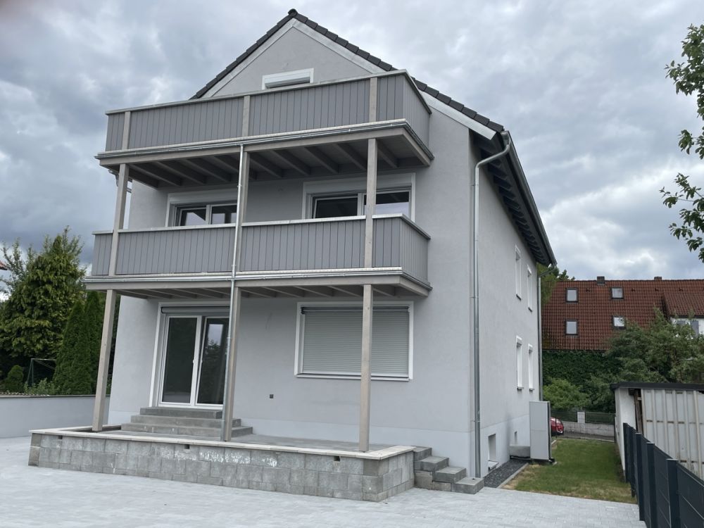 Wir bieten in Mantel 
ein kernsaniertes Mehrfamilienhaus 
mit hochwertiger Ausstattung!