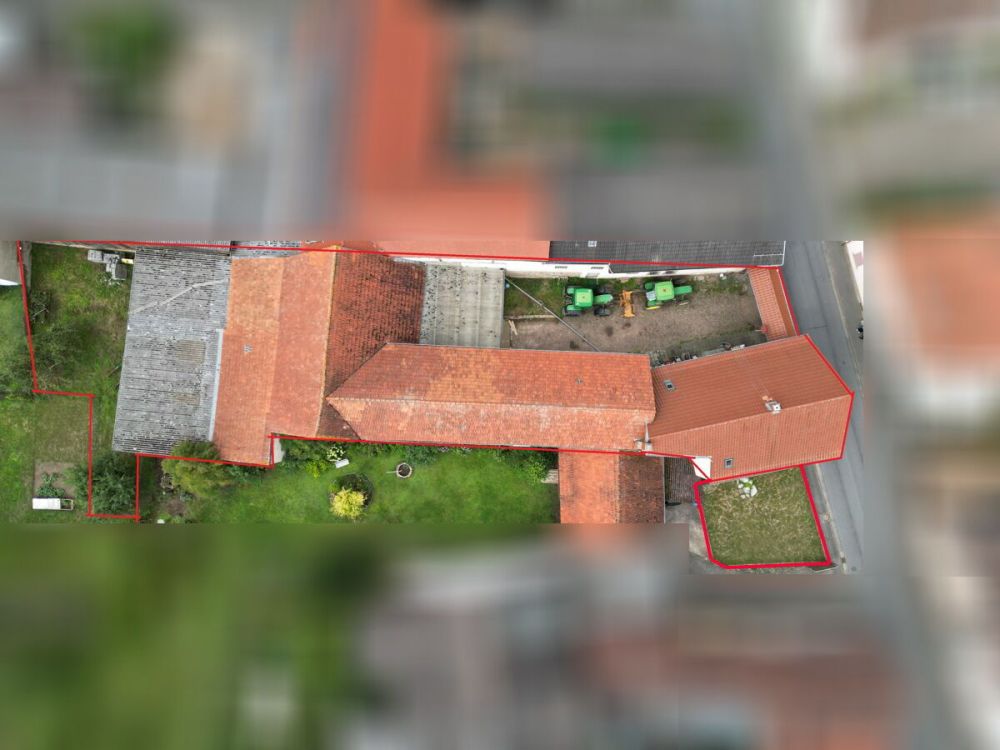 Charmantes renovierungsbedürftiges Einfamilienhaus mit großem Grundstück und vielseitiger Scheune