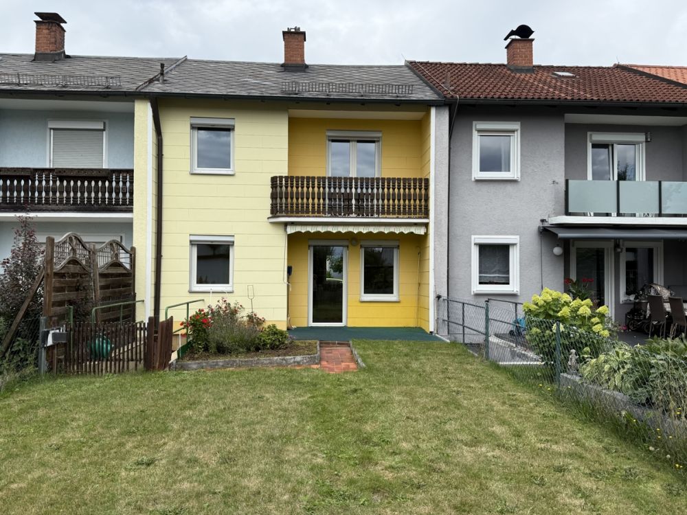 Klein aber fein - leerstehendes Reihenmittelhaus in ruhiger Siedlung in Weiden - Hammerweg