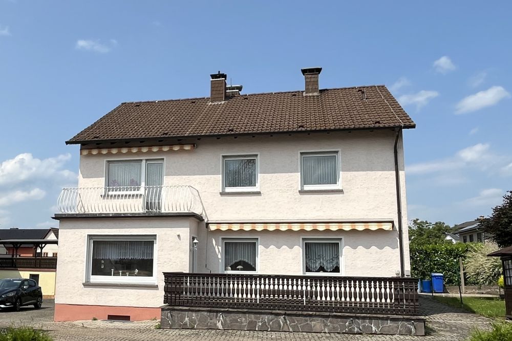 ***Das ist Ihre Chance - sonniges 2-FH mit weiterem Ausbaupotential auf großzügigem Grundstück***