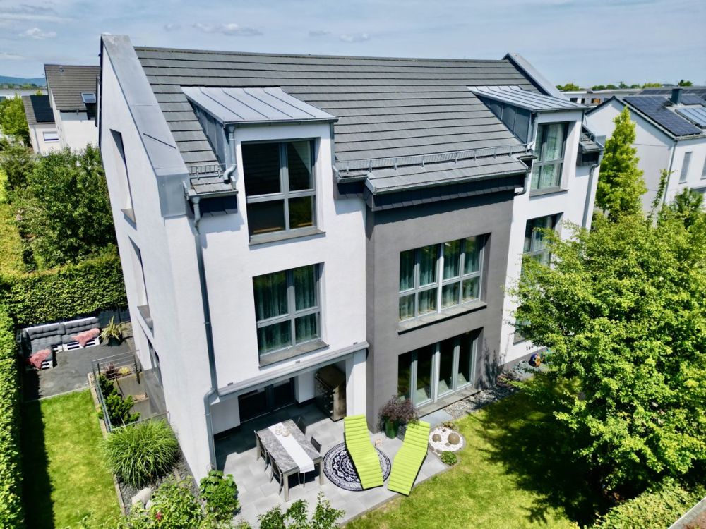 Exklusives Einfamilienhaus in erstklassiger Lage – 
stilvolles Wohnen auf höchstem Niveau