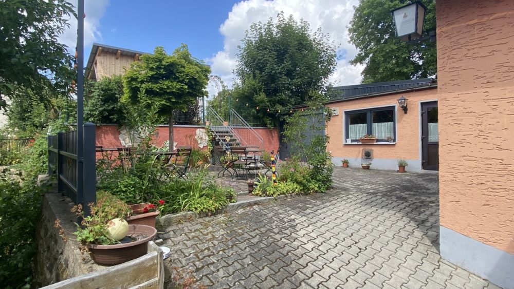 Alteingesessener Gasthof mit Mehrfamilienhaus in schöner Lage zwischen Erbendorf und Weiden