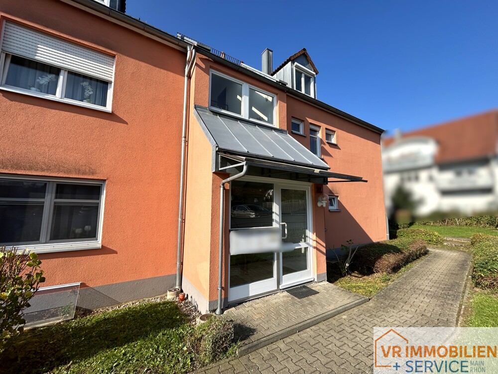 Einziehen und wohlfühlen! - Dachgeschosswohnung mit TG-Stellplatz in 97616 Bad Neustadt/Brendlorenzen