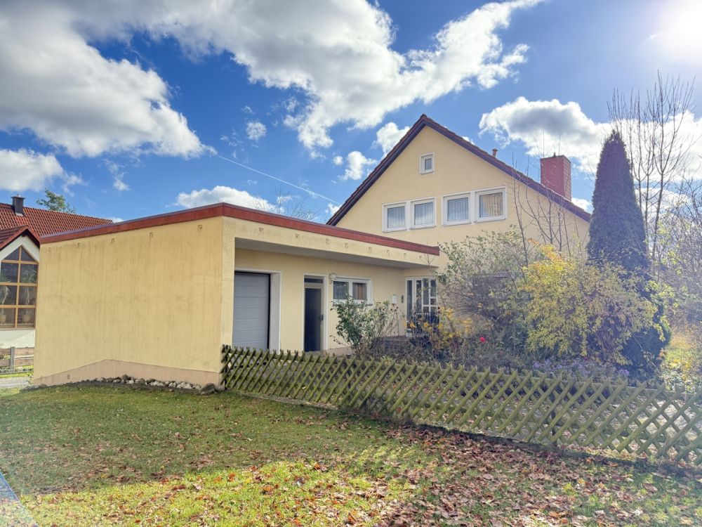 Geräumiges Familienhaus mit großem Garten - mit etwas Liebe zum Traumzuhause