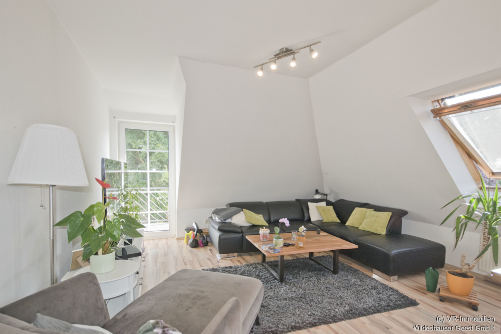Gemütliche 2-Zimmer-Dachgeschosswohnung mit Balkon