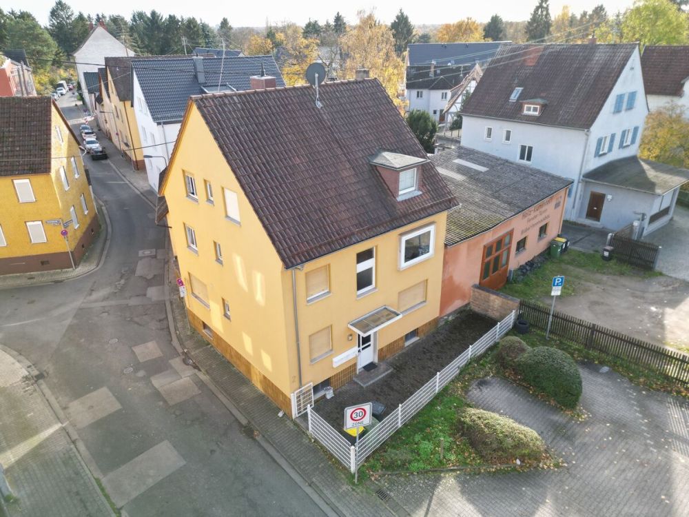 Mehrfamilienhaus mit WG-Vermietung - Attraktives Investment für Kapitalanleger in Sossenheim