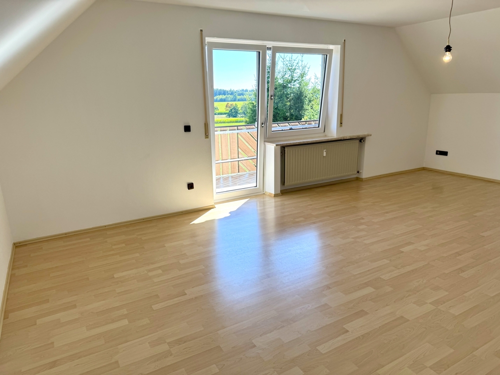 Helle 3,5-Zimmer-Dachgeschosswohnung mit schönem Balkon