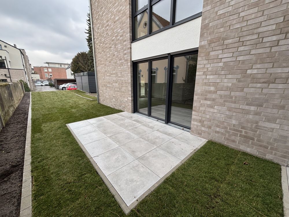 Mit Garten und 2 Stellplätzen!
hochwertige 3-Zimmer Mietwohnung
in zentraler Lage von Rheine!