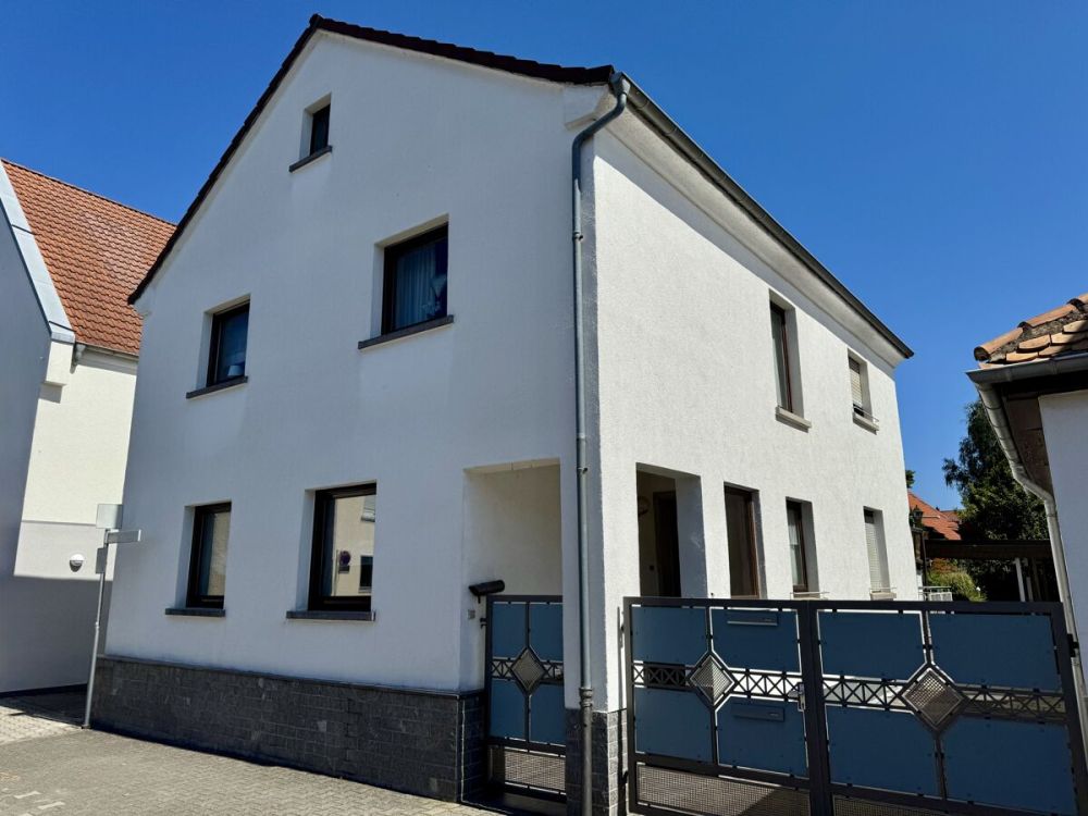 Ein- bis Zweifamilienhaus + Bauplatz