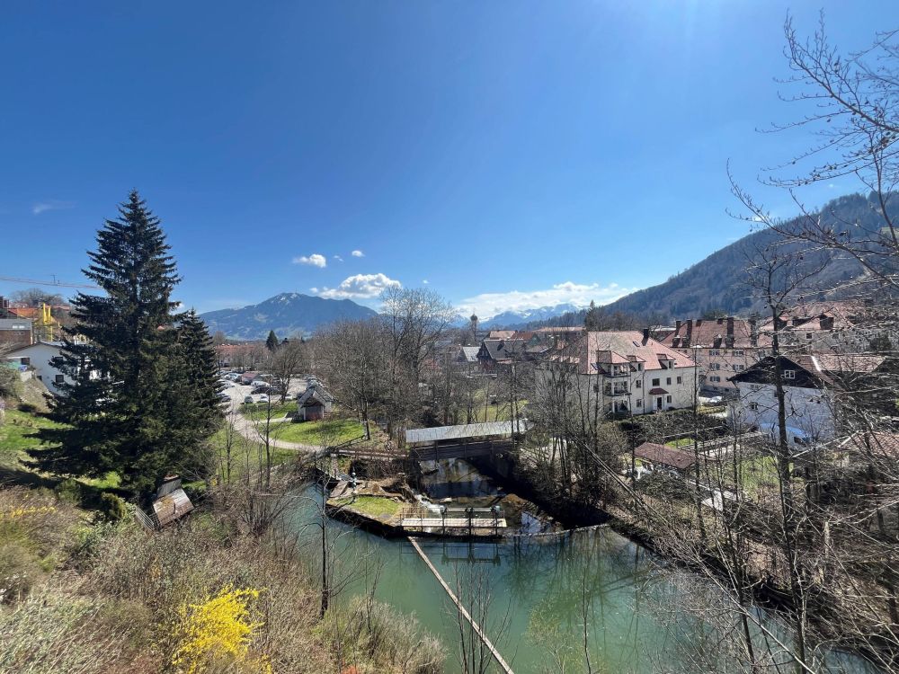 EINZIGARTIGE RARITÄT IN ZENTRALER LAGE!!!  1-2-Familienhaus in Immenstadt