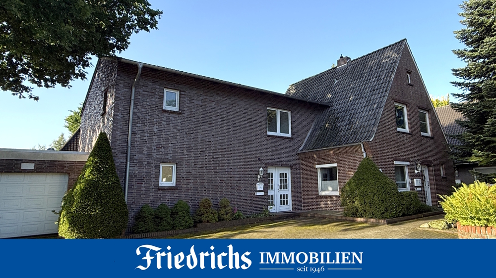 Großzügiges Wohnhaus mit 3 Wohneinheiten mit Balkon,
Terrasse, Gartenbereich & Garage in Bad Zw´ahn