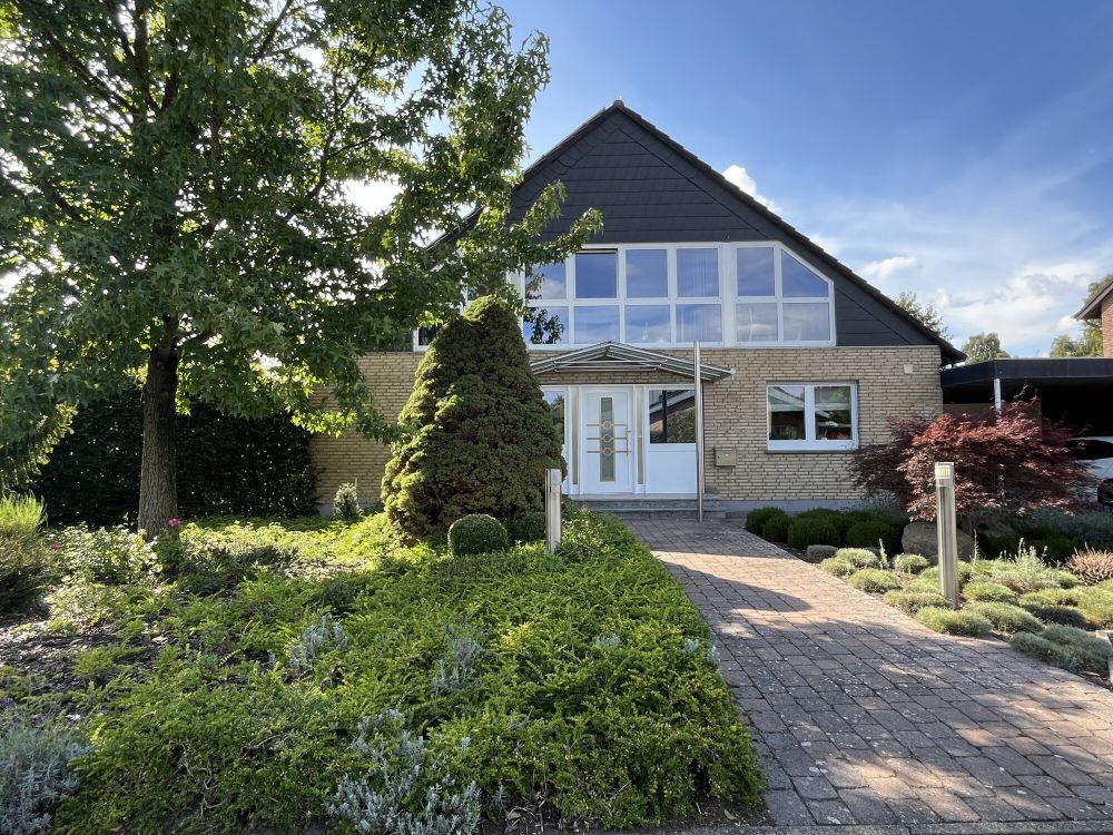 Heimkommen & Wohlfühlen in beliebter Lage von Burgsteinfurt!
Großes Einfamilienhaus mit tollen Extras