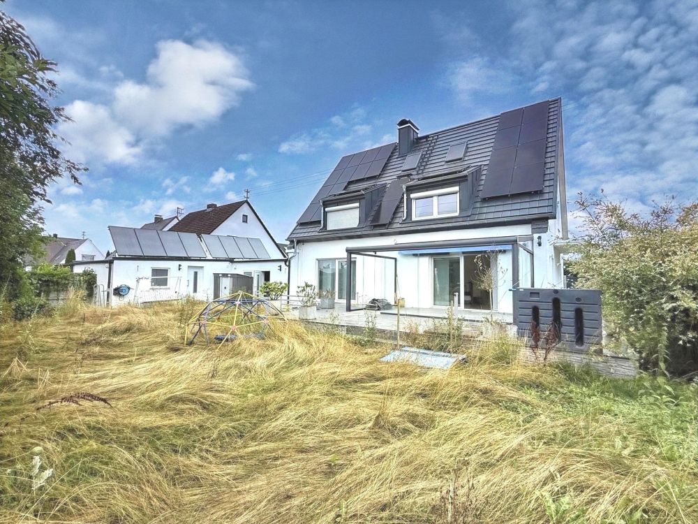 Modernisiertes Einfamilienhaus in Graben - viel Platz, hochwertige Ausstattung und großer Garten!