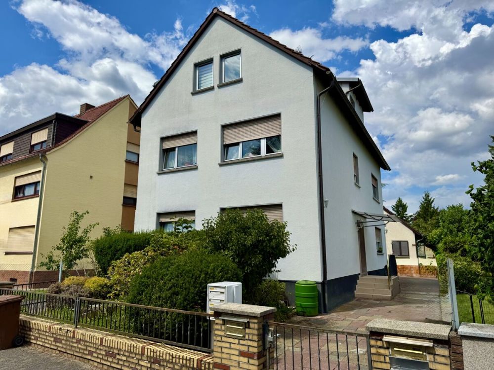 Charmantes Dreifamilienhaus in ruhiger &
beliebter Wohnlage