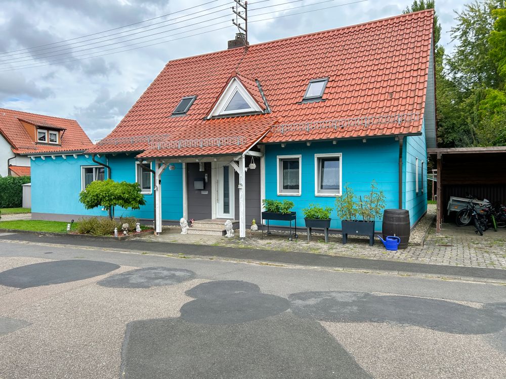 Platz für die ganze Familie – modernisiertes Einfamilienhaus mit Gartenparadies, Garage und Carport!