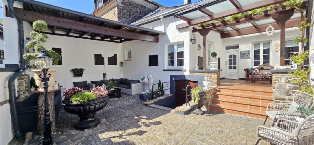 Ehemaliges  Weingut mit Charme! Hochwertig u. umfassend modernisiert!