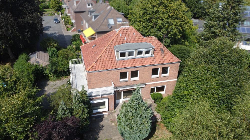 Liebhaber aufgepasst!
*Herrschaftliches Zweifamilienhaus an der Piusallee*