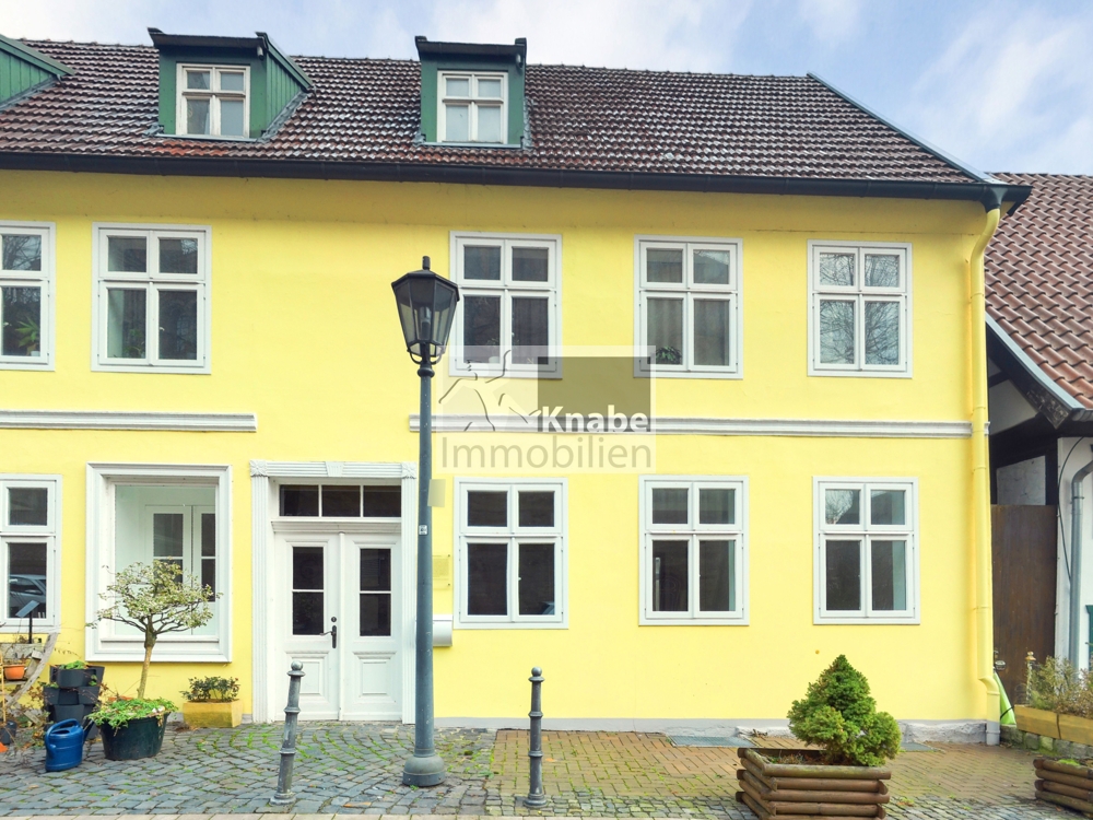 Hauseingang_und_Terrasse_