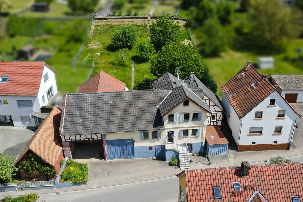 Haus, Scheune, viel Grundstück, Platz, Ruhe, Burgblick... Ist hier in Breuberg alles zu haben!