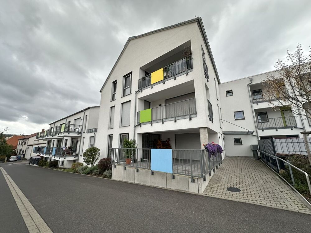 Vermietete, altersgerechte 2-Zimmer-Wohnung mit Terrasse in Wörth am Main