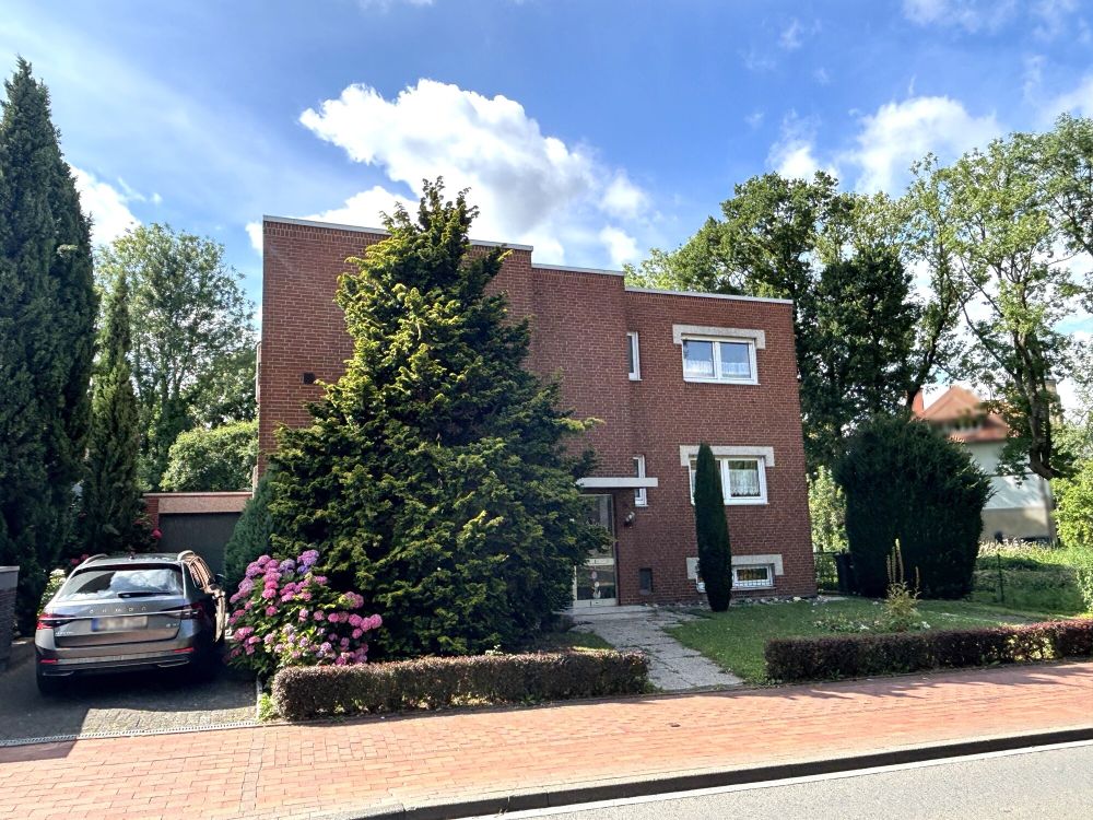 Renovierungsbedürftiges 3-Parteienhaus mit viel Potenzial und schönem Garten in Steinfurt-Borghorst