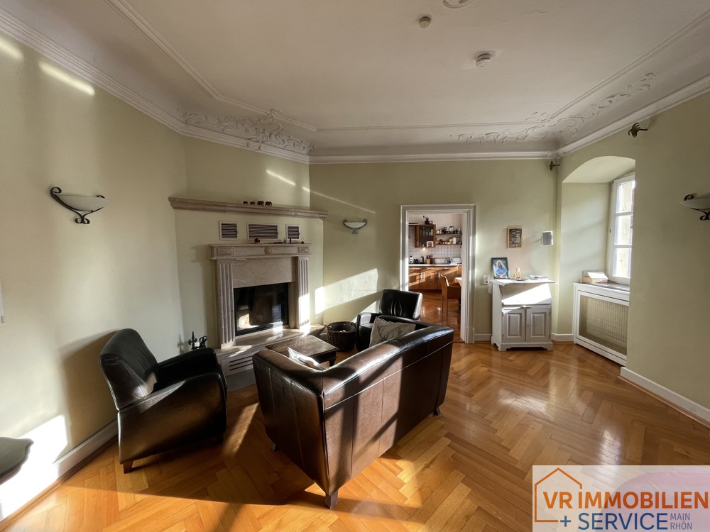 Einzigartige Immobilie mit historischem Flair: Ehemalige Amtskellerei in 97631 Bad Königshofen!