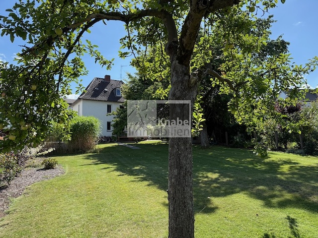 Zweifamilienhaus mit Baugrund, nur einen Katzensprung vom Marktplatz entfernt!