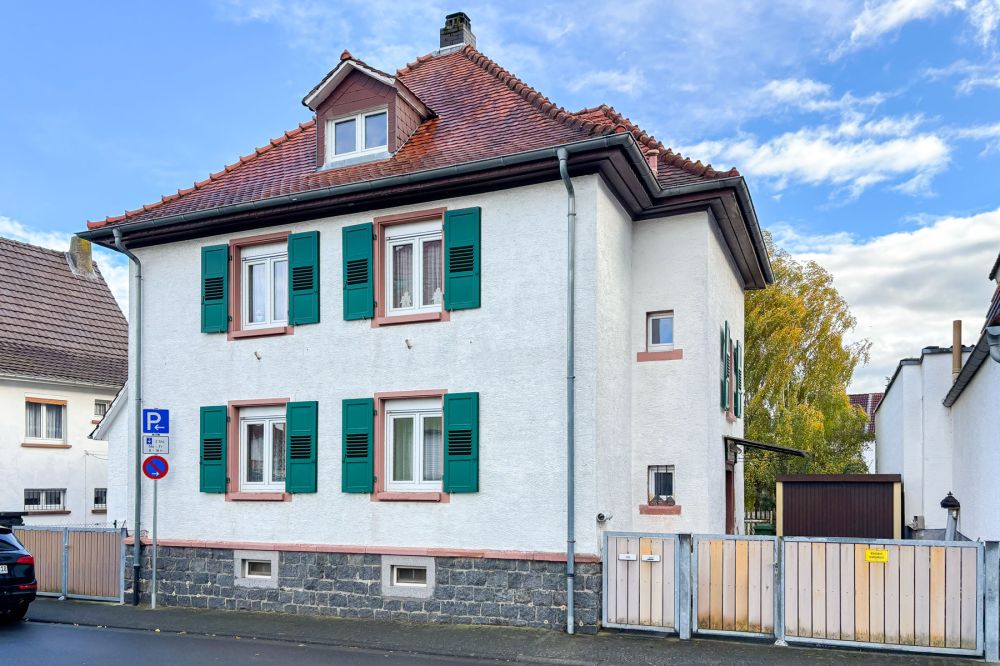 Ein Haus, viele Möglichkeiten – 2-FH mit Potenzial in zentraler und ruhiger Reinheimer Wohnlage
