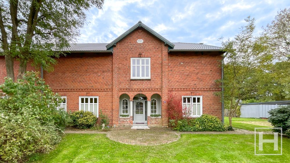 Charmantes Zweifamilienhaus mit vielfältigen Möglichkeiten