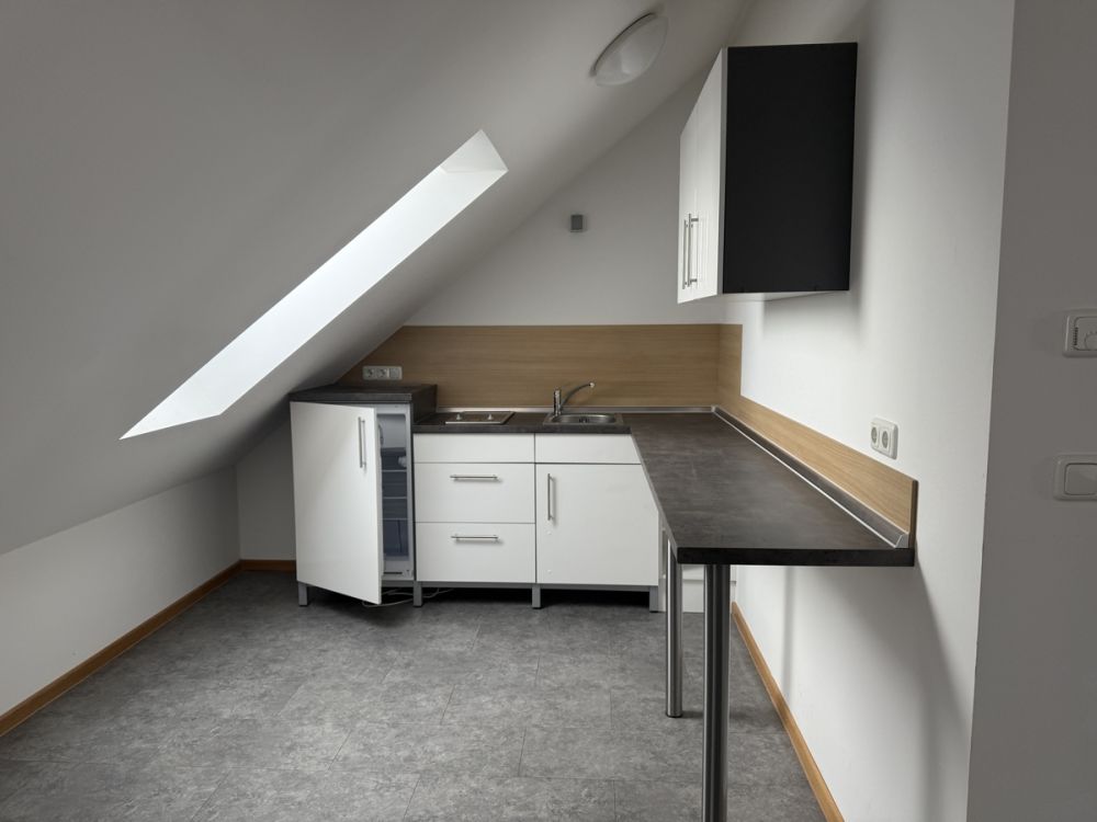 Gewerbeeinheit mit 3 Zimmern – 92,10 m² in Mitterteich zu vermieten!