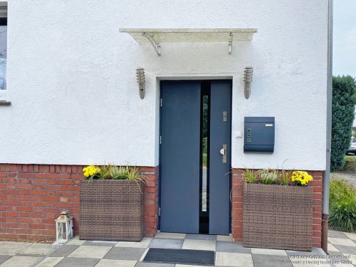 Doppelhaushälfte komplett sarniert! 