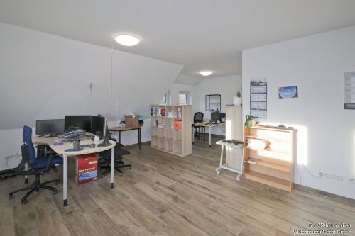 Attraktive Büroeinheit in ruhiger und zentraler Lage von Neerstedt 