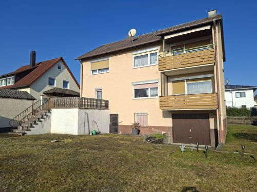 2 Familienhaus in Bolheim mit großzügigem Grundstück 