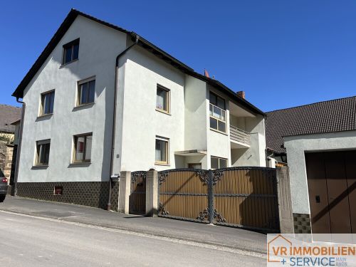 Charmantes Anwesen mit Scheune und Hofidylle in 97440 Ettleben 